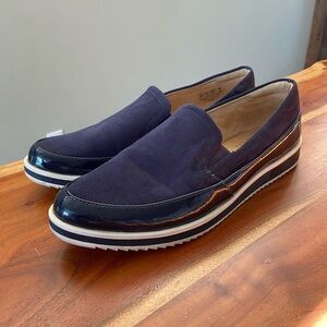 Naturalizer ⭐️Host Pick⭐️Navy and White Preppy “Rome” Faux Suede Slip On Loafers